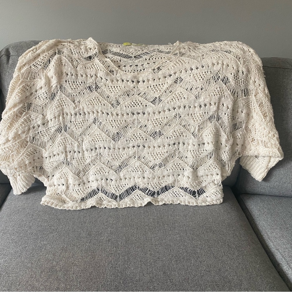 Gianni Bini Cream Crochet Crop Top
